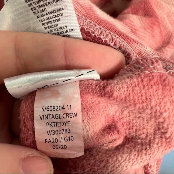 Old Navy Vintage Crewneck Sweatshirt Pink Tie Dye - Picture 13 of 13